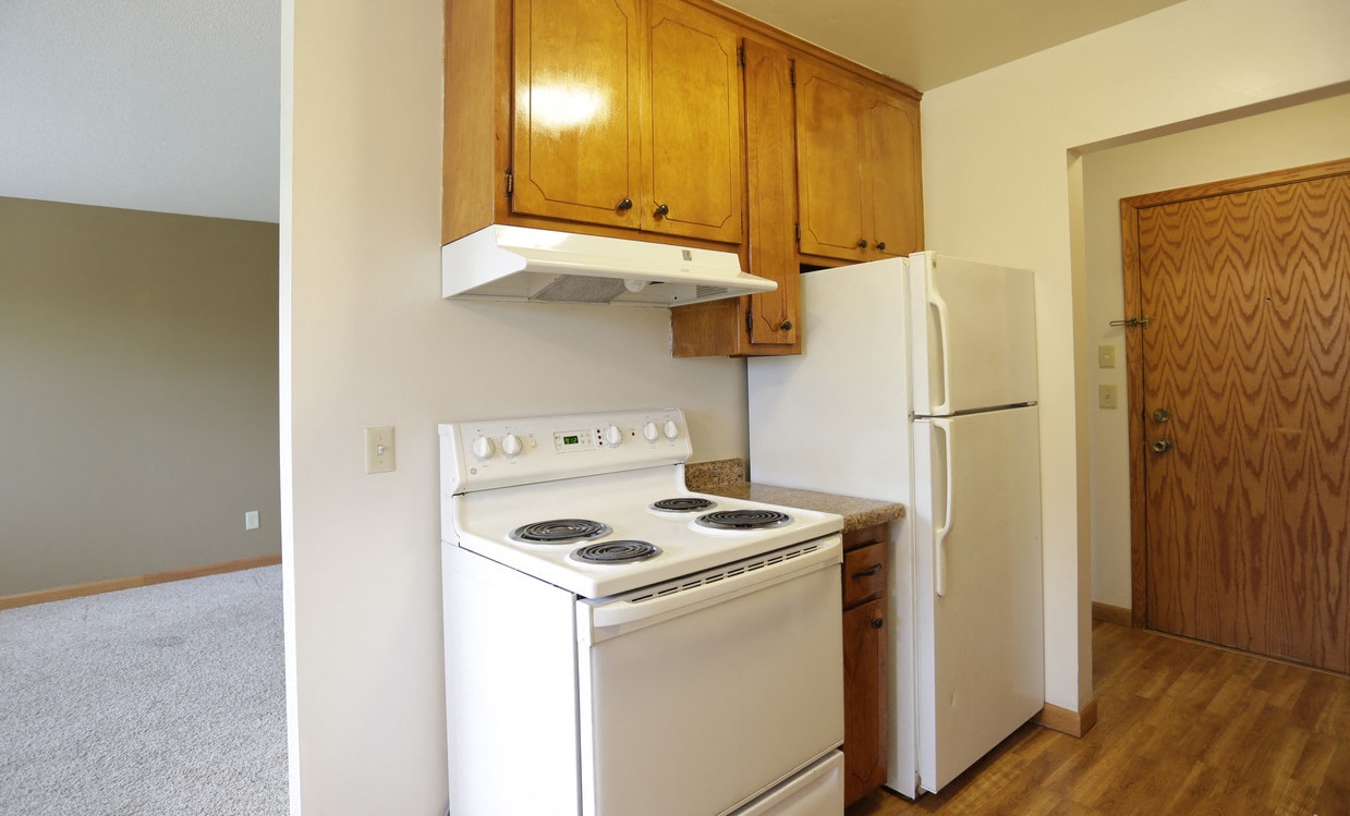 Carrington Drive Apartments, 6910 Humboldt Ave N., Brooklyn Center, MN